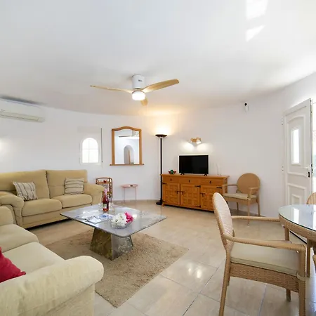 بيت للعطل Louisa By Interhome كاليبي